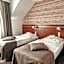 Hotel Azyl