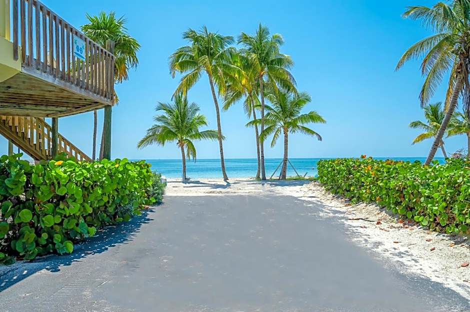 Coco Plum Beach & Tennis Club & Marina