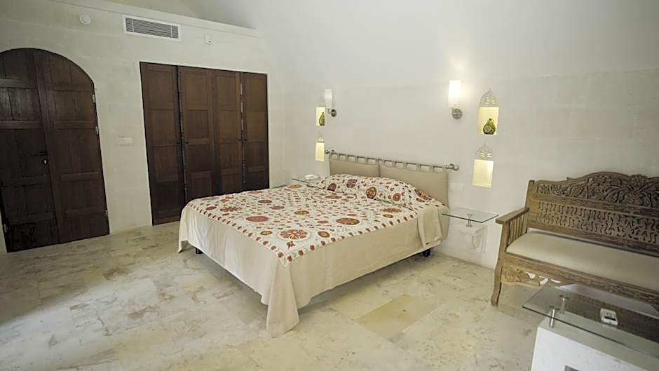 Kasr-i Nehroz Hotel