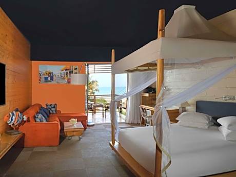 Deluxe Blue Bay Beach Suite