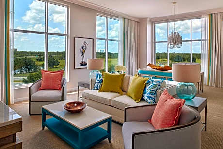 One-Bedroom Deluxe King Suite with Sofa Bed