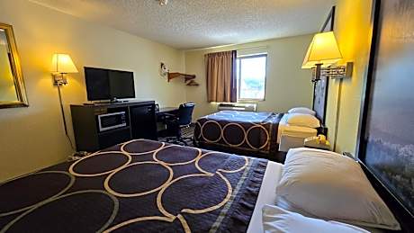 Queen Room with Two Queen Beds - Non-Smoking