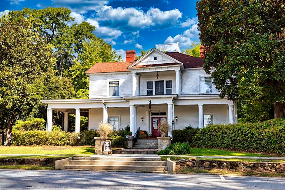 Veranda Historic Inn