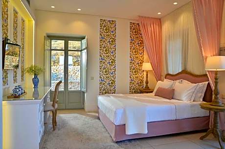 Deluxe Suite with Sea View