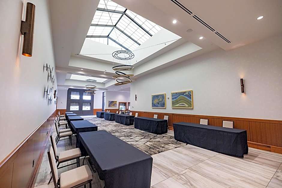 Crowne Plaza Lansing