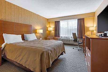 Queen Room - Non-Smoking