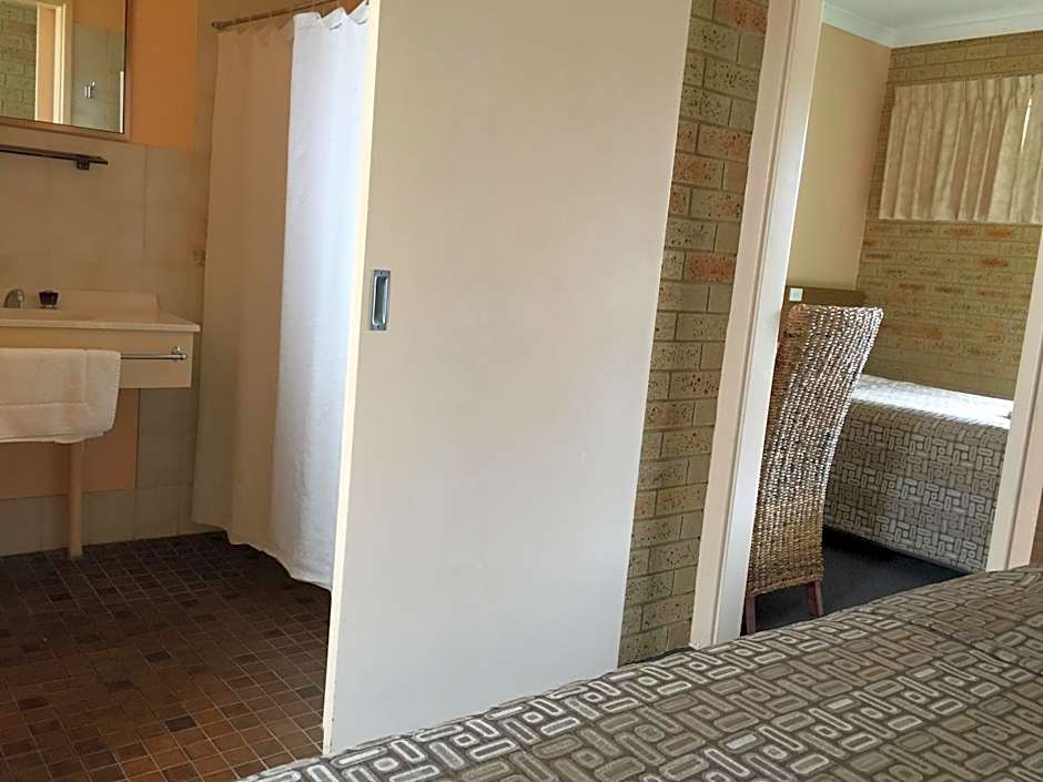 Mount Barker Valley Views Motel & Chalets, Western Australia