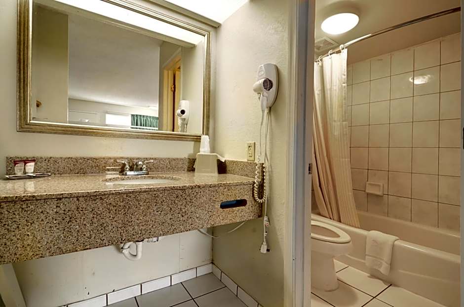 Key West Inn - Newport News