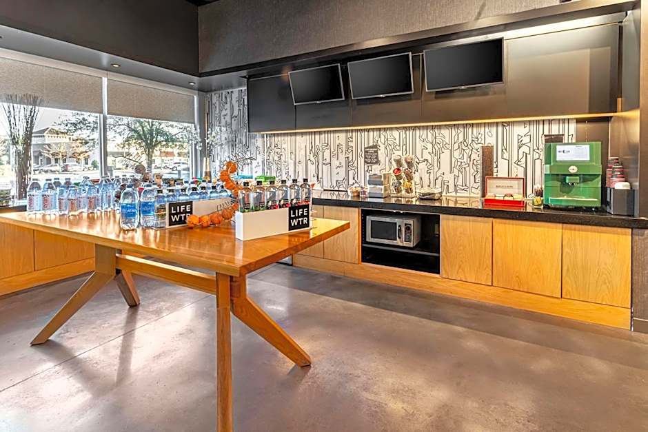 Aloft Jacksonville Tapestry Park