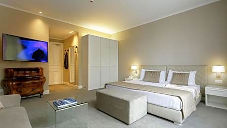 Junior Suite with Garden View