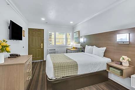 Double Bed Non-Smoking