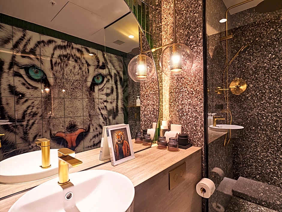 The Motley Hotel Richmond, Tapestry Collection by Hilton