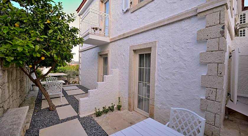 Peremere Alaçati Otel