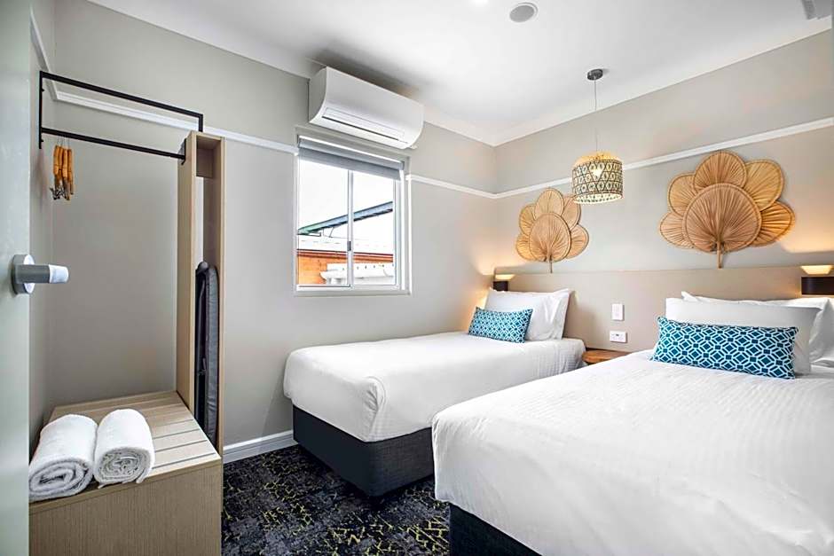 Nightcap at Manly Hotel