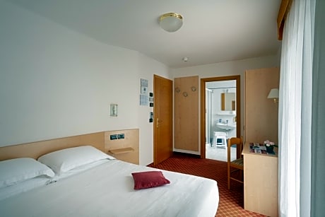 Economy Double or Twin Room