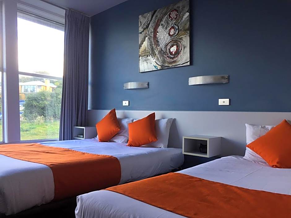 Waterfront Lodge Motel