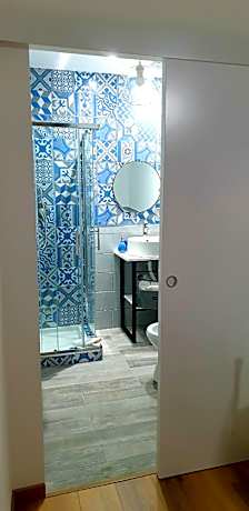 Twin Room with Private Bathroom