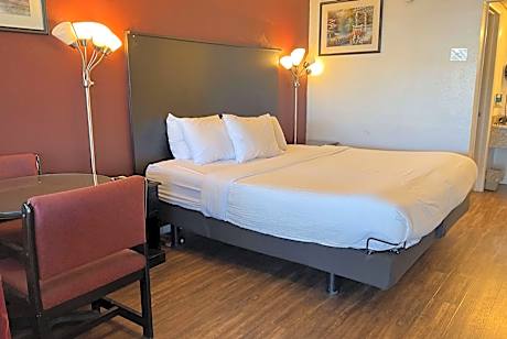 1 King Bed Second Floor Building Two Bay View Non-Smoking