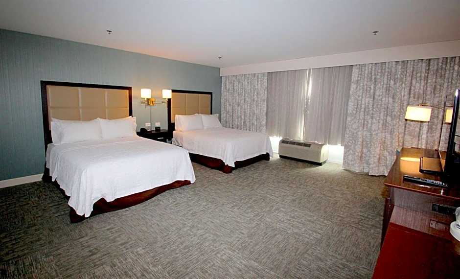 Photo 1 of 4 of 2 Queen Beds
