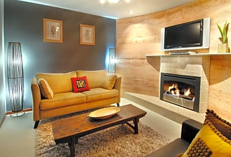 3 Bedroom Apartment - Min. 2 nights