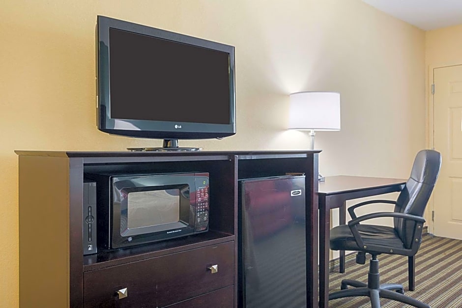 Quality Inn Calhoun North I-75
