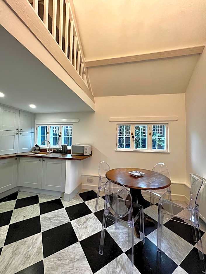 The Lion, Tredington