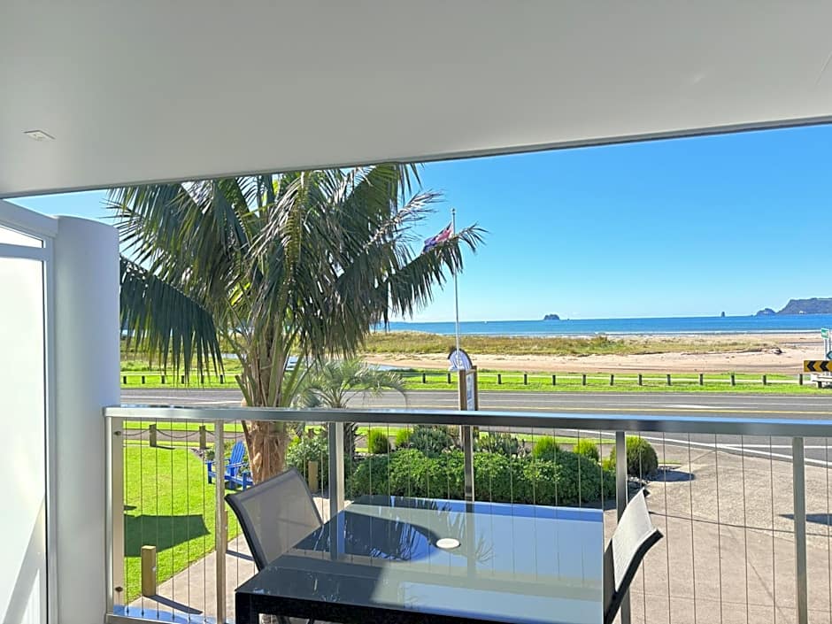 Baileys At The Beach Motel