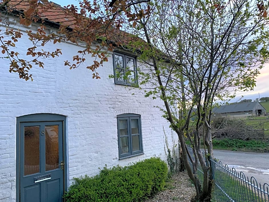 2 Bed Cosy Cottage