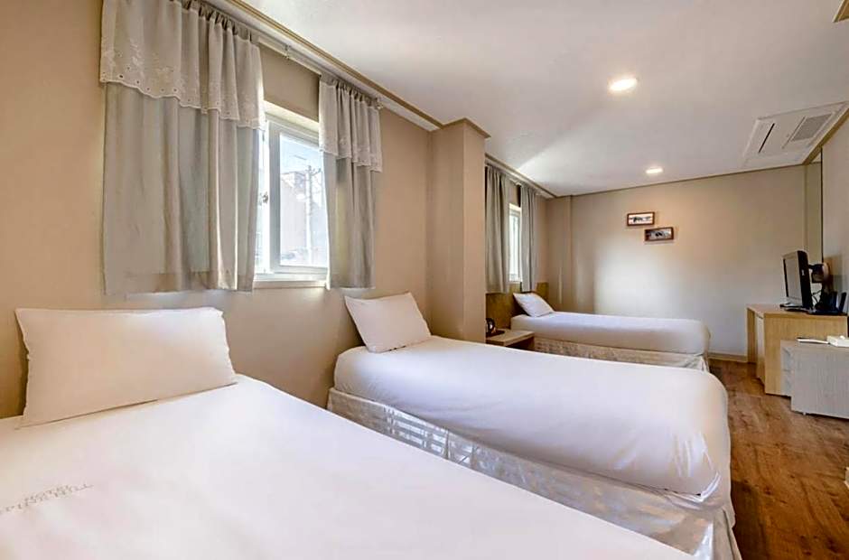 Pine Hill Hotel