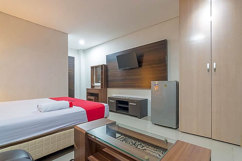RedDoorz Plus near Sepinggan Airport 3 Balikpapan