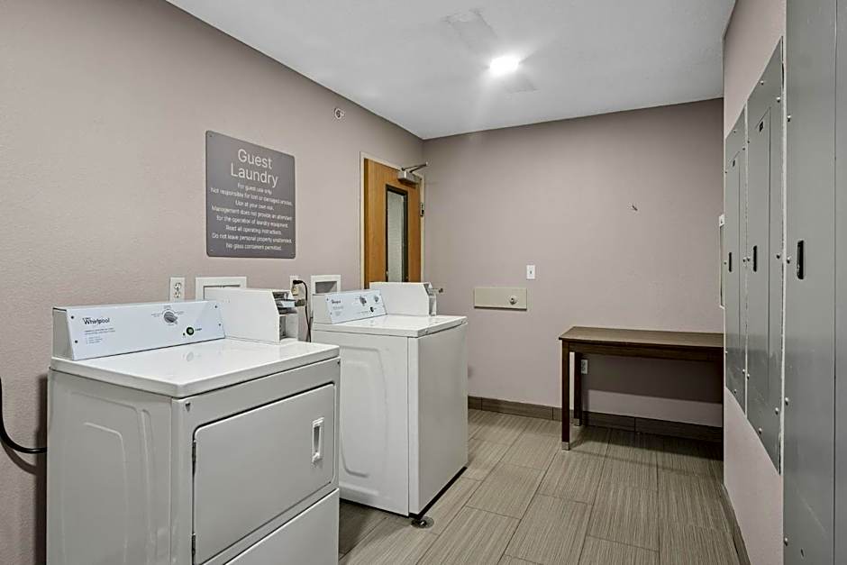 Sonesta Essential Hotels & Suites Kansas City/Blue Springs