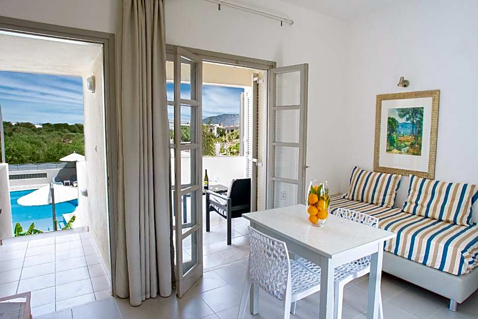 Photo 1 of 5 of Suite