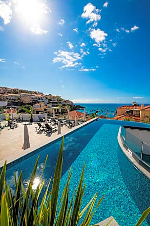 Pestana Fisherman Village