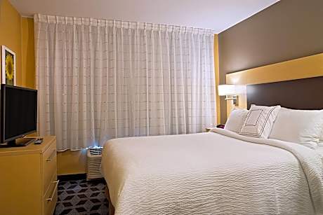 Suite, 1 Bedroom (1 Queen Bed and 1 Double Sofa Bed)