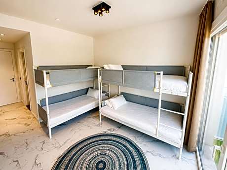 Deluxe Quadruple Room