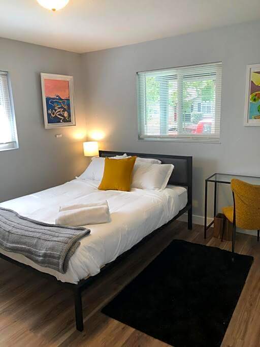 Smart Eclectic ART HOUSE near UC Davis Med Center