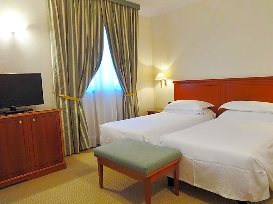 Hotel Excelsior Magenta