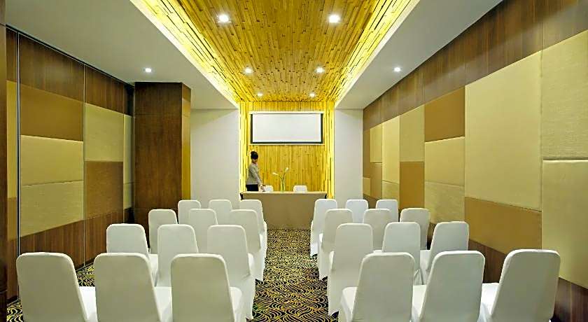 Hotel Santika Pandegiling Surabaya