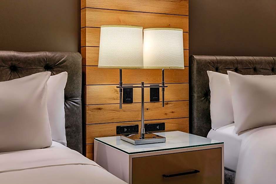 Renaissance by Marriott Allentown Hotel