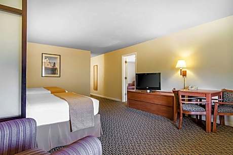 Queen Room with Two Queen Beds - Accessible/Non-Smoking