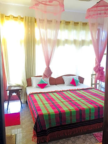 Kandy IVY Banks Holiday Resort