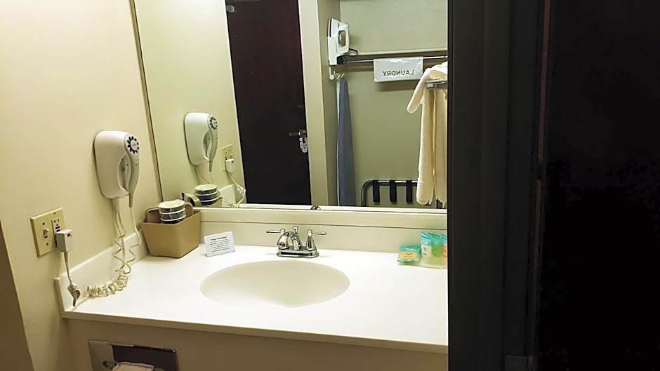 Travelodge by Wyndham Carlsbad NM