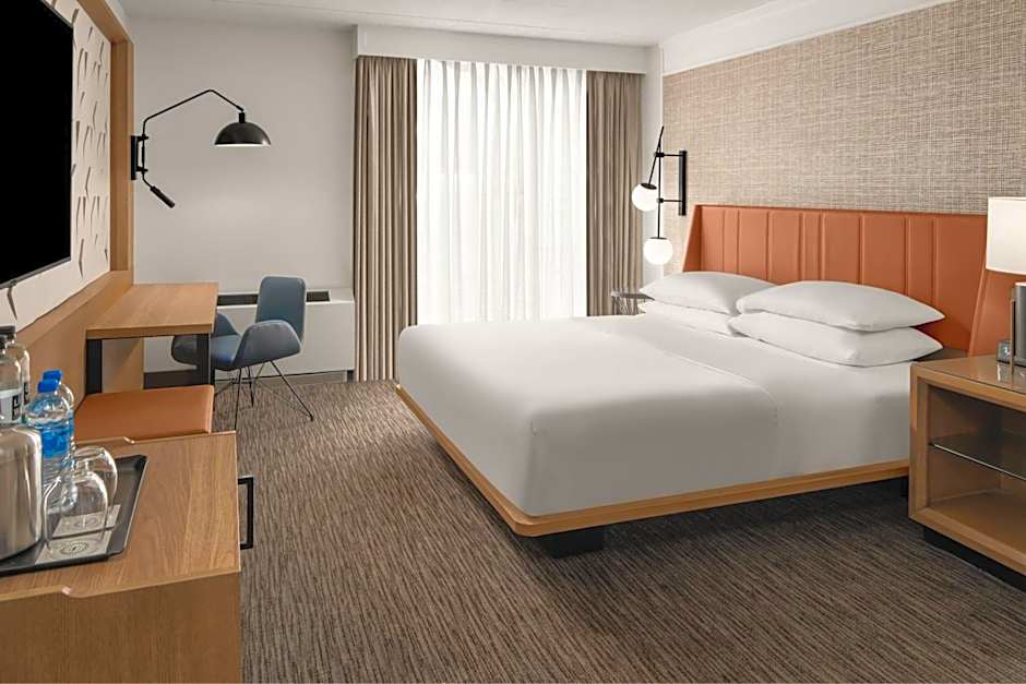 Sheraton Milwaukee Brookfield