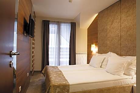 Two-Bedroom Apartment Lux
