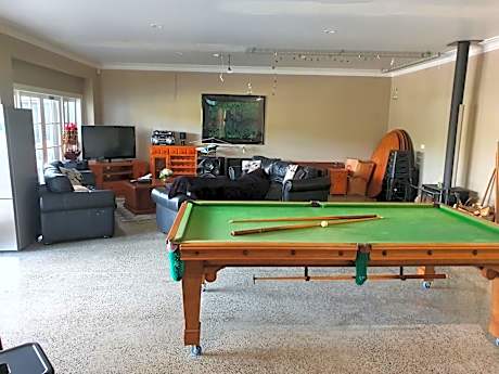 Deluxe Room (2 Adults + 1 Child)