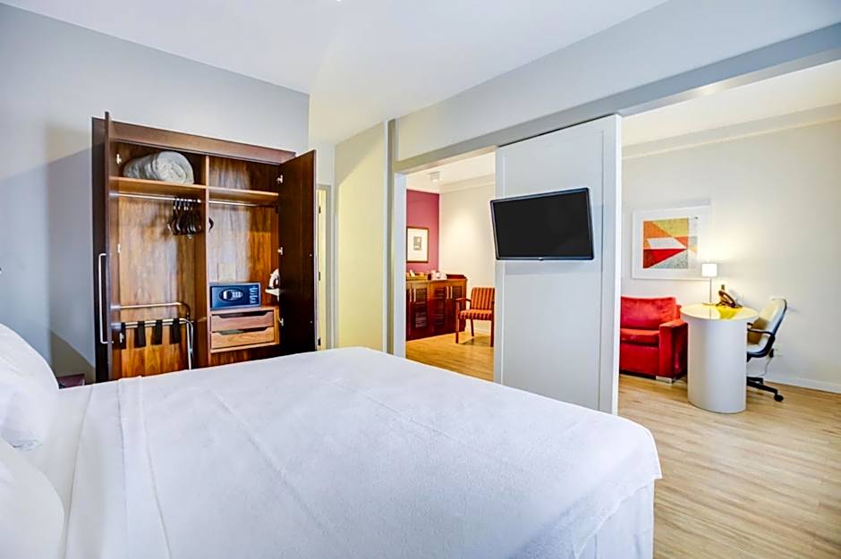 Quality Suites Alphaville