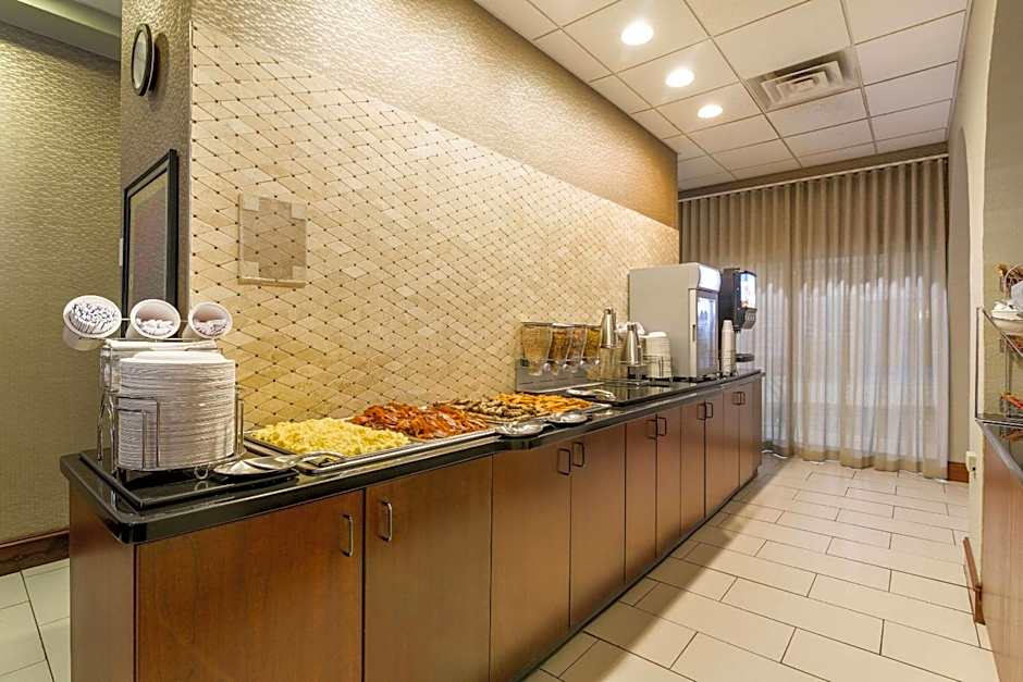 Clarion Hotel Convention Center