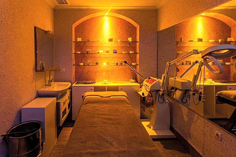 White Gold Hotel & Spa