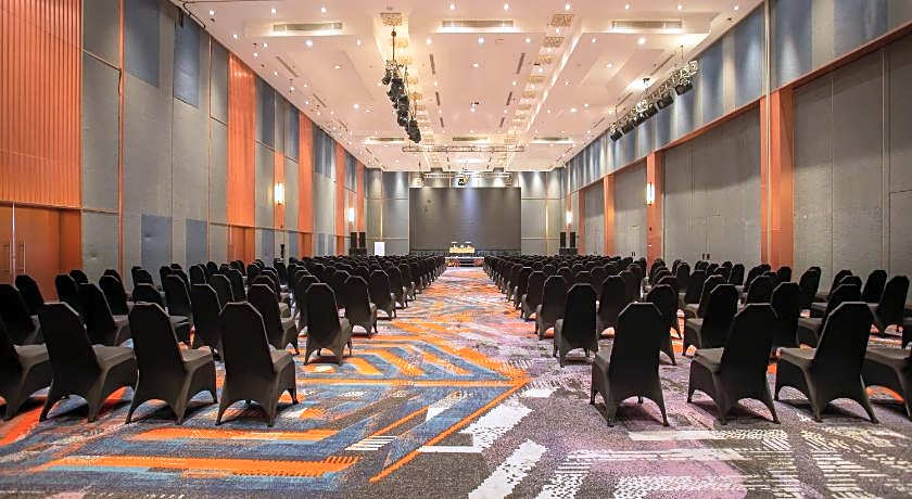 HARRIS Hotel & Conventions Gubeng