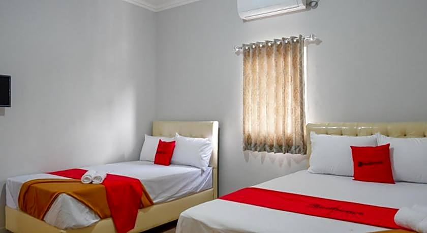 RedDoorz @ City Park Medoho Semarang